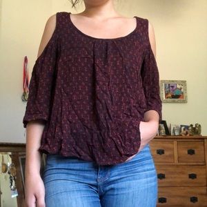 Cold-shoulder top